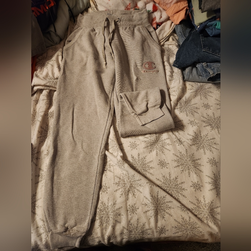 Champion gray Sweatpants with Logo
